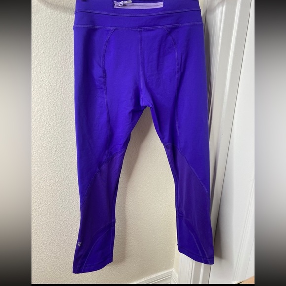 Lululemon   capri yoga pants size 4 - Picture 5 of 6